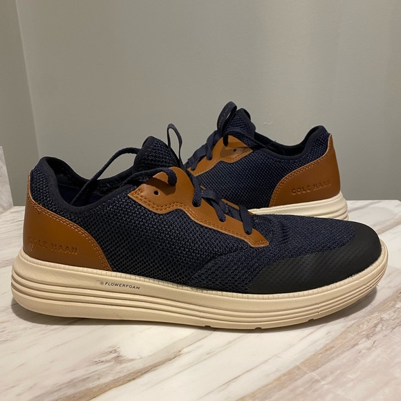Cole Haan Men's Grand Crosscourt Modern Perf Sneaker Navy Size 9M Flowerfoam - Picture 1 of 8